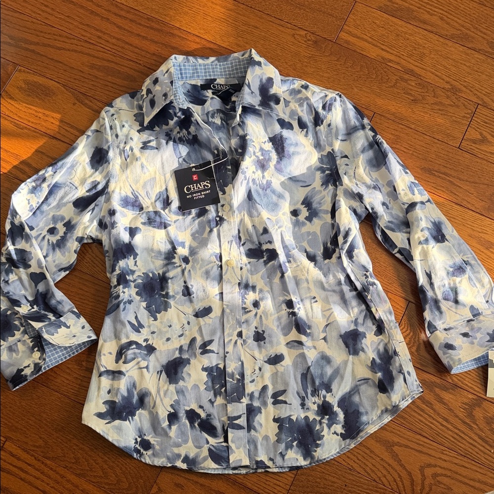 Chaps Women's Blue and White Floral Button-Up Blouse